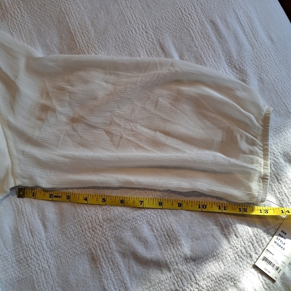 Apt 9 women's size Large Ivory colored blouse with necklace, new - Picture 5 of 15